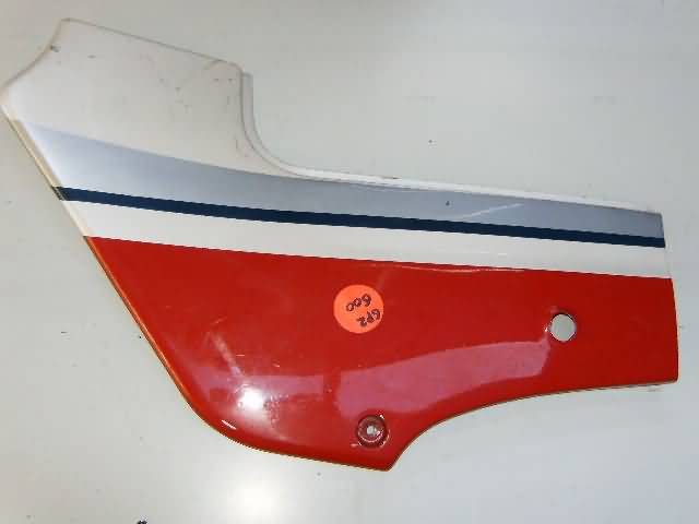 KAWASAKI GPZ 600R Tapa Lateral Izquierda Roja / Blanca