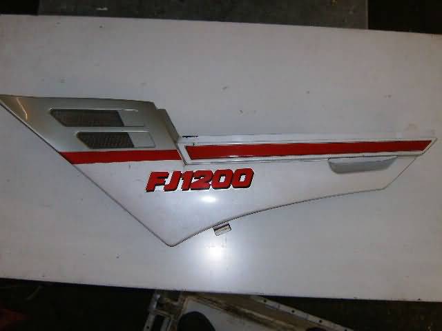 YAMAHA FJ1200 Side panel Left White / Gray / Red