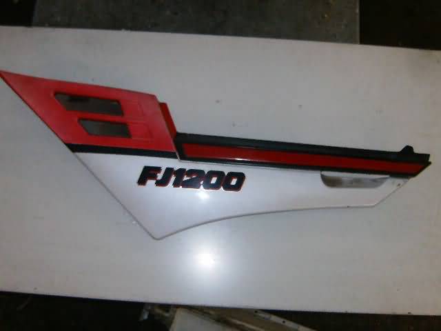 YAMAHA FJ1200 Side panel Left White / Red