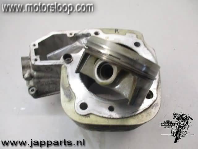 BMW R1100RT(259) Cylinder with piston right