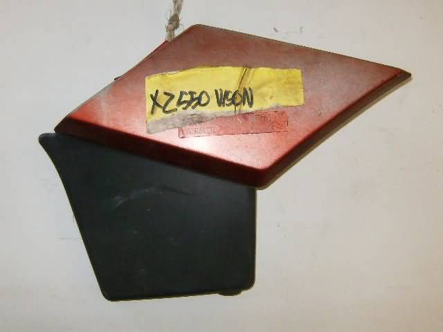 YAMAHA XZ550 Zijkap Rechts Licht Rood