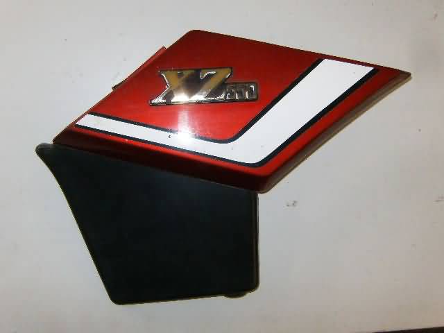 YAMAHA XZ550 Zijkap Rechts Rood / Wit