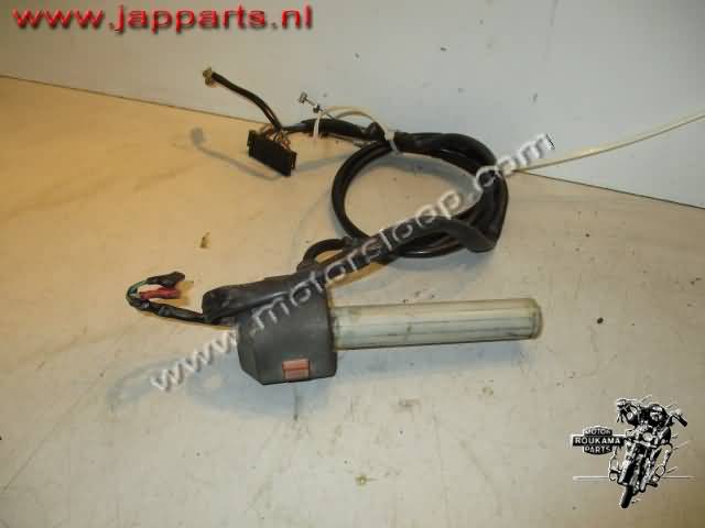 Honda VT700C(RC19) Conmutador derecha con acelerador