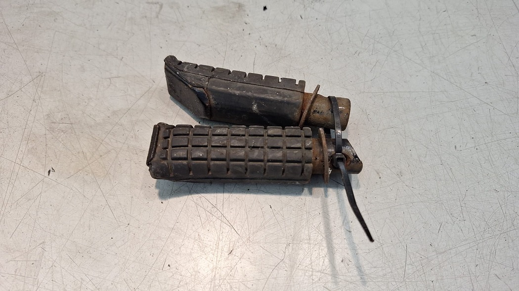 Honda NTV650(RC33) Voetsteunen small