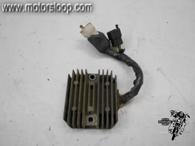 Honda NTV650(RC33) Spanningsregelaar