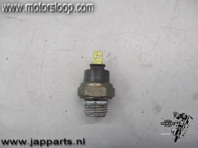 Honda CBF600S(PC38) Koelvinschakelaar