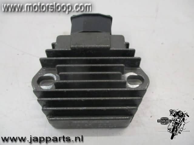 Honda CBF600S(PC38) Spanningsregelaar