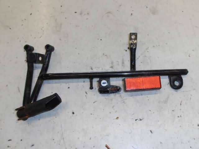 Honda CBR600F(PC23) Voetstephouder rechts met reflector