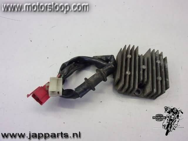 Honda CB450S(PC17) Spanningsregelaar