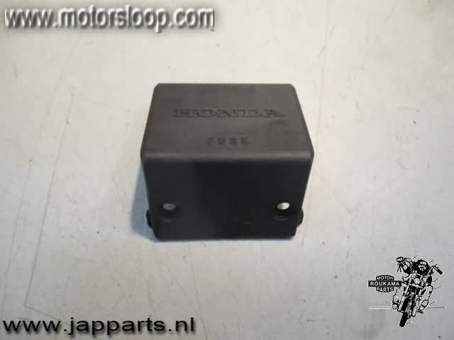 Honda VT500C(PC08) Tapa caja fusibles