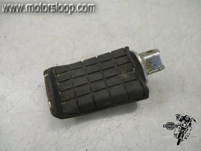 Honda PC800(RC34) Voetstep links voor