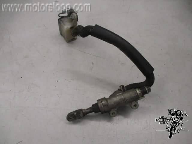 Honda NT650(RC31) Rempomp achter