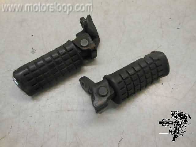 Honda VF750S(RC07) Estriberas delantera