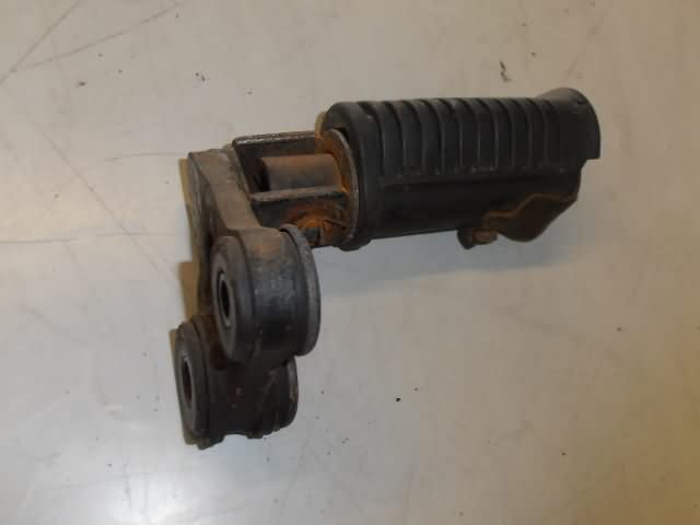 Honda FT500(PC07) Estribera delantera derecha 50630-MC8-000