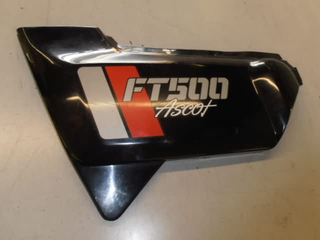 Honda FT500(PC07) Zijkap links zwart 83700-MC8-770ZB