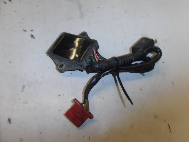 Honda CBR750(RC27) Spanningsregelaar