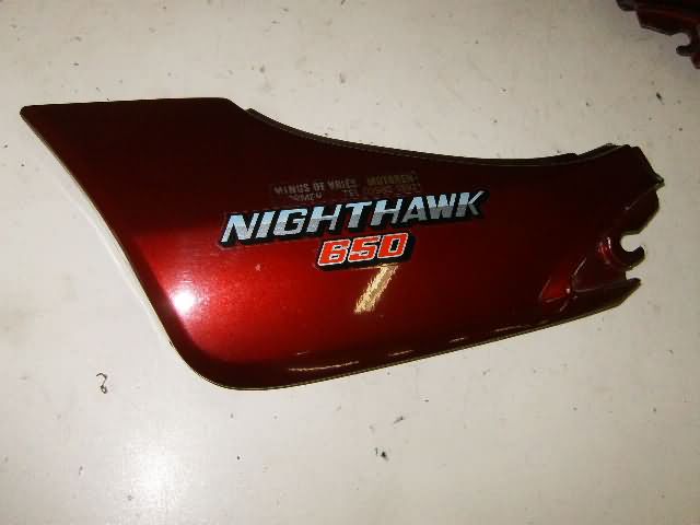 Honda CB650SC(RC13) Zijkap links donker rood / bordeaux rood