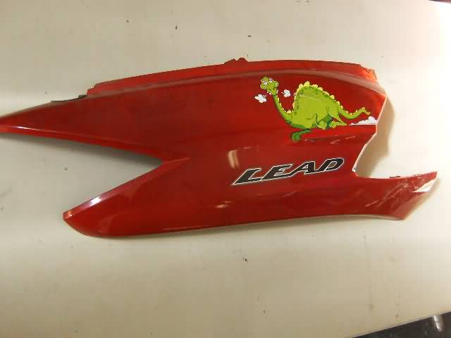 Honda SCV100 Sidepanel right red