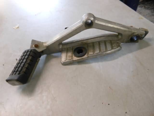 Honda CB650SC(RC13) Schetsplaat rechts met voetstep 50620-ME5-00