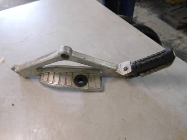 Honda CB650SC(RC13) Schetsplaat met step links achter 50621-ME5-