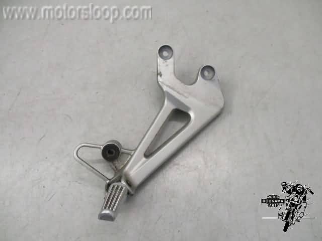 Honda VFR800FI(RC46) Voetstep met houder rechts achter