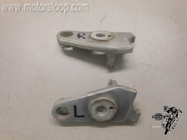 Honda VT750C(RC14) Soportes faro 61312-ME9-000 & 61313-ME9-000