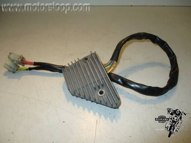 Honda VF500C(PC13) Regulador