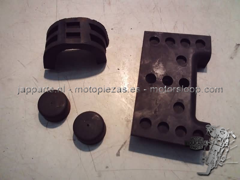 Kawasaki GTR1000(ZGT00A) Tank rubbers