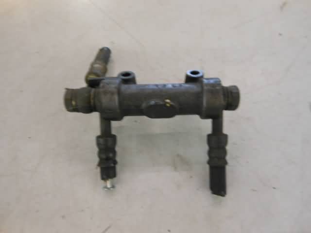Kawasaki LTD550C Diviador tubo freno