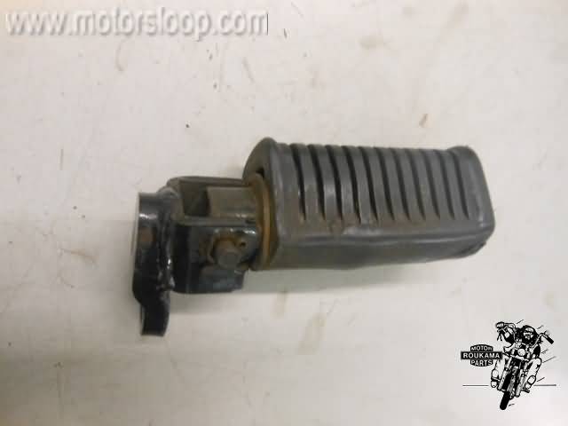 Kawasaki GT550 Voetstep rechts voor