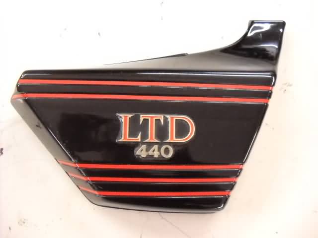 Kawasaki LTD440 Zijkap Rechts Zwart