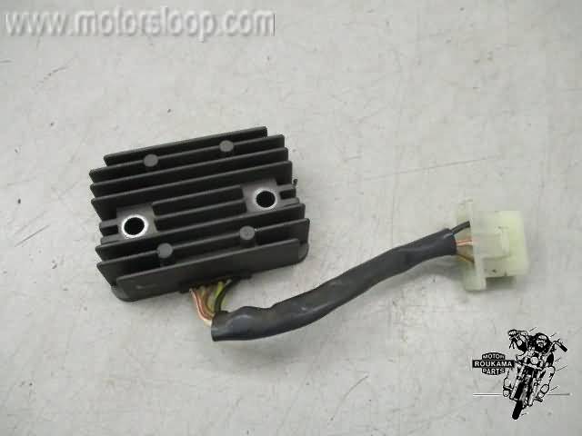 Kawasaki GPZ500S(EX500A) Spanningsregelaar