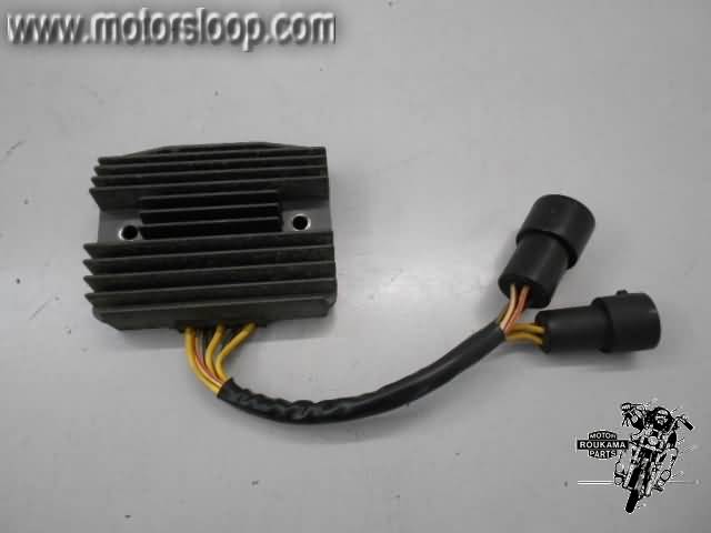 Kawasaki ZX-9R(ZX900E) Spanningsregelaar