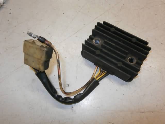 Kawasaki LTD550C Spanningsregelaar 21066-1008