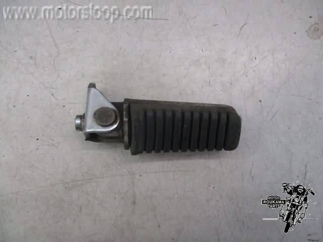 Kawasaki GPZ400(ZX400) Voetstep rechts voor