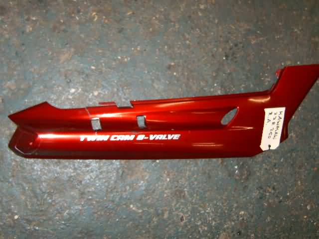Kawasaki ZZR250(EX250H) Tapa Lateral Derecha Roja