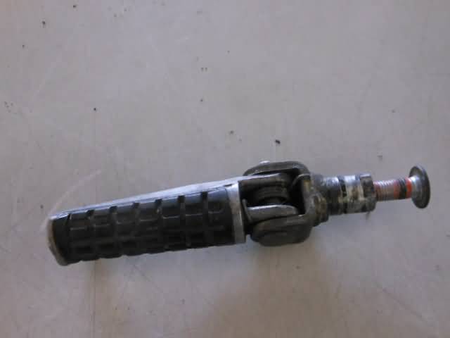 Kawasaki ZXR400 Voetstep rechts voor