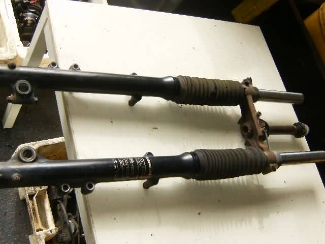 Kawasaki GT550 Voorvork