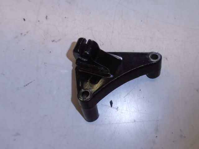 Kawasaki ZX6-R 636 Soporte cable embrague 11050-1864