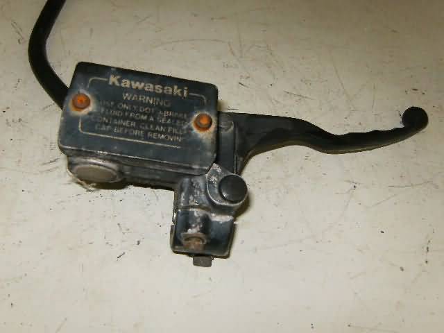Kawasaki GPZ1100A Bomba de freno 43015-1085