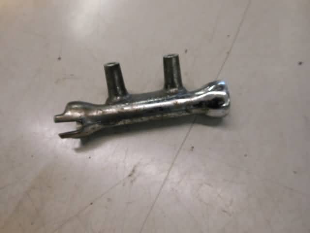 Kawasaki ZR750C Remdrukverdeler 43061-1068