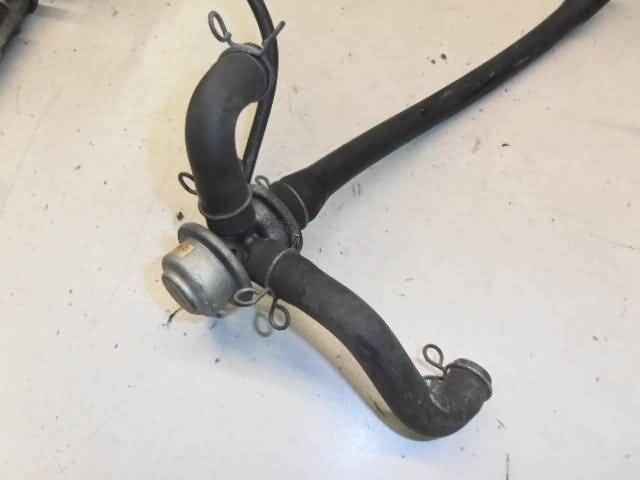 Kawasaki GPZ600R Air breather valve 16126-1133