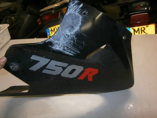 Kawasaki GPX750R Onderkuip zwart