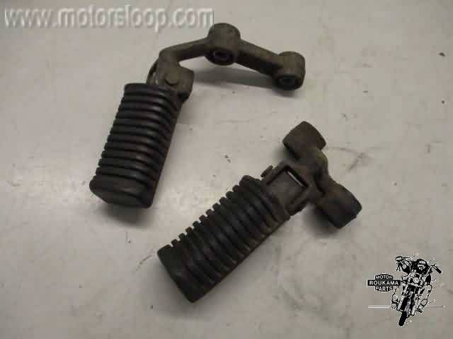 Kawasaki GT750 Footpegs front