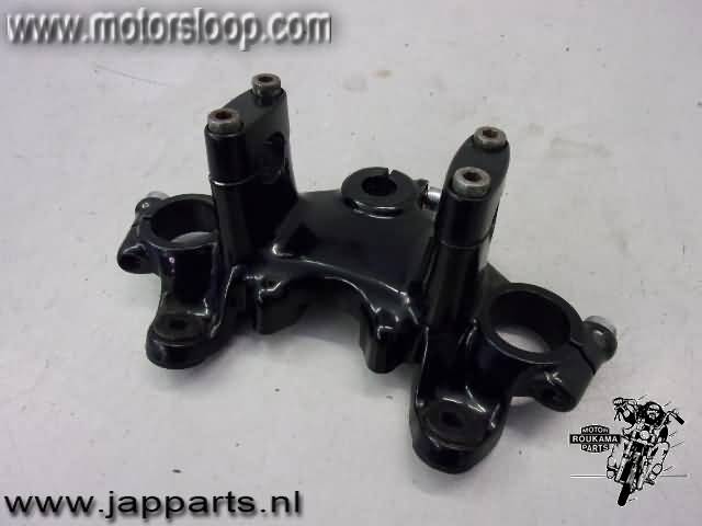 Suzuki GS550M Voorvork balhoofdplaat