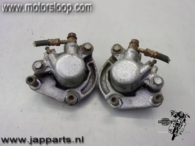 Suzuki GS550M Remklauwset voor