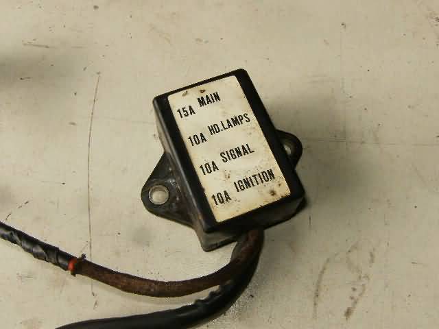 Suzuki GS550L Caja fusibles 36740-49001