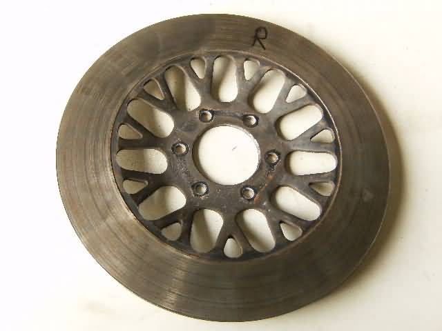 Suzuki GS550L Remschijf rechts voor