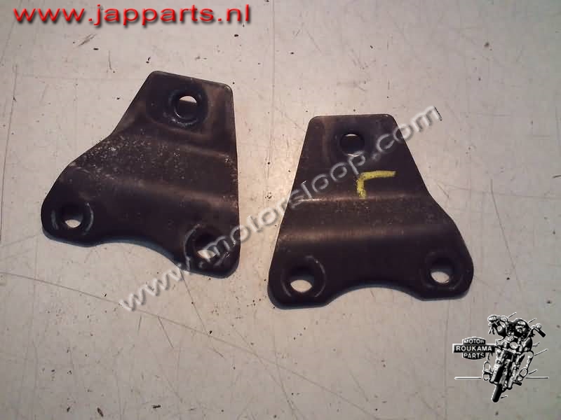 Suzuki RF900R Frame brackets