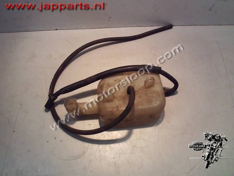 Suzuki AN400 Koelvloeistof reservoir